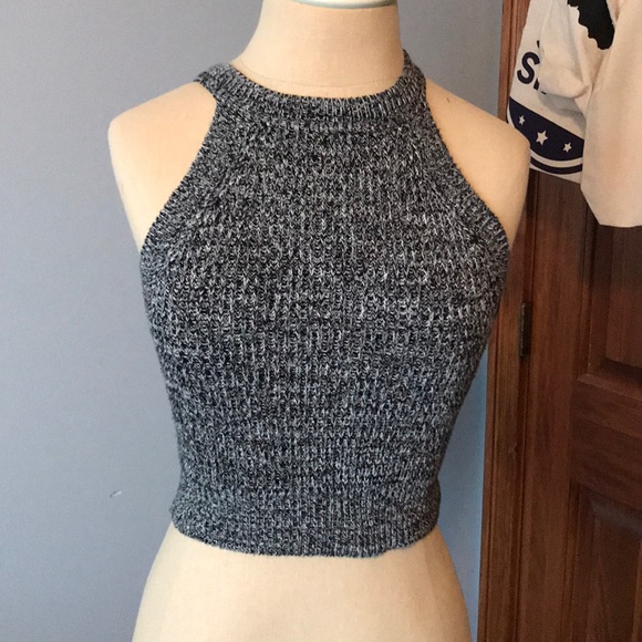 Forever 21 Tops - 💕3 for 15💞 High neck knit crop top